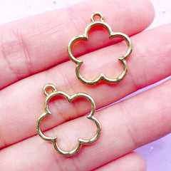 Small Flower Open Bezel Charm | 5 Petal Flower Pendant | Floral Deco Frame for UV Resin Filling | Kawaii Japanese Craft Supplies (2 pcs / Gold / 17mm x 20mm / 2 Sided)