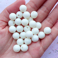 Chunky Acrylic Beads in 10mm | Round Plastic Beads | Kawaii Bubblegum Jewellery DIY (White / 25 pcs)
