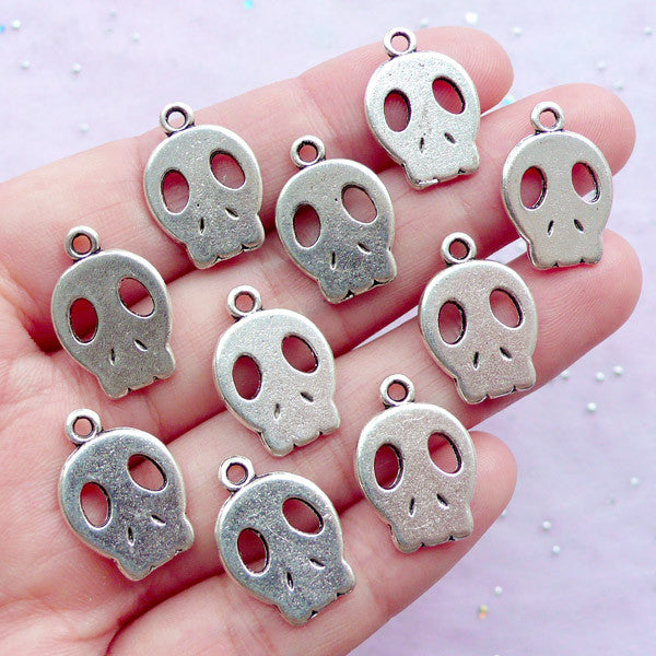 Kawaii Skull Charms | Kawaii Goth Supplies | Cute Halloween Jewellery Making (10pcs / 13mm x 18mm / Tibetan Silver / 2 Sided)