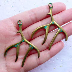 Large Antler Pendant with Green Patina Finish | Animal Deer Charms | Reindeer Necklace DIY (2 pcs / Antique Bronze / 40mm x 52mm)