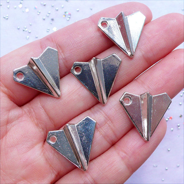 Origami Airplane Charms | Kawaii Paper Plane Pendant in 3D | Aviation Charm | Childhood Toy Jewelry Making (5 pcs / Silver / 19mm x 17mm)