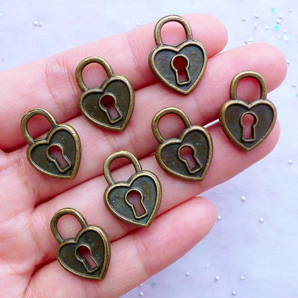 Bronze Key Lock Charms in Heart Shape | Lock My Love Pendant | Valentine's Day Supplies | Wedding Favor Decoration (7pcs / Antique Bronze / 14mm x 19mm / 2 Sided)