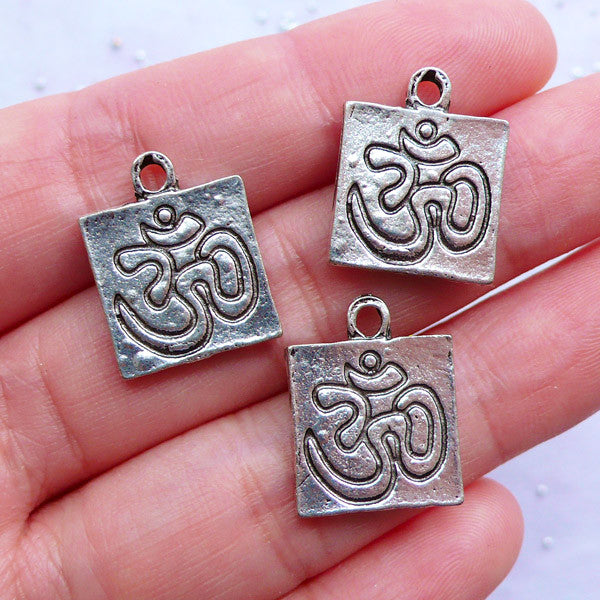DEFECT Silver OM Charms | AUM Pendant | Sacred Charm | Mantra Charm | Sqaure Tag Charm | Hinduism Jewelry | Meditation Yoga Jewellery (3pcs / Tibetan Silver / 14mm x 18mm / 2 Sided)