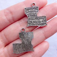 CLEARANCE Louisiana State Charms | American State Pendant | USA State Tags | United States of America Charm | Patriotic Jewellery (4pcs / Tibetan Silver / 20mm x 24mm)