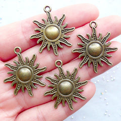 Sun Pendant | Sun Charms | Sunny Charm | Solar Charm | Planet Charm | Summer Charm | Astrology Jewellery Making | Charm Bracelet | Bookmark Charm DIY (4pcs / Antique Bronze / 25mm x 28mm)