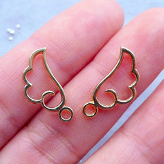 Small Angel Wing Open Bezel Charm for UV Resin Crafts | Kawaii Charm Supplies | Resin Bases | Magical Girl Jewellery | Mahou Kei Charm | Planner Charm Making (2pcs / Gold / 13mm x 16mm / 2 Sided)