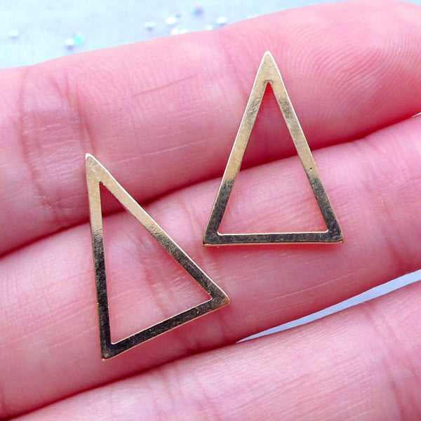 Isosceles Triangle Open Back Frame | Geometry Deco Frame for UV Resin Craft | Geometric Jewelry Findings (2 pcs / Gold / 13mm x 18mm)