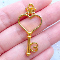 Kawaii Heart Key Open Back Bezel Charm | Heart Key Pendant | Magical Girl Jewelry DIY | UV Resin Craft Supplies (1 piece / Gold / 18mm x 40mm)