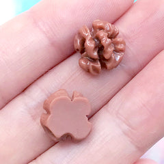Decoden Dollhouse Walnut Cabochons (4pcs / 6mm x 12mm) Kawaii Miniature Food Craft Fake Nut Topping Whimsical Cellphone Case Deco FCAB008