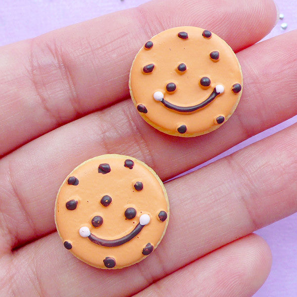 Happy Face Sugar Cookie Cabochons | Kawaii Resin Cabochon | Faux Food Jewellery Making | Decoden Supplies (2pcs / 18mm / Flat Back)