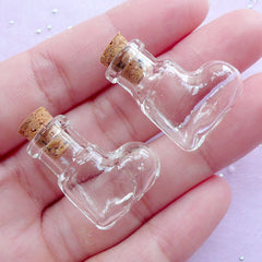 Small Heart Glass Bottle | Tiny Glass Vial | Mini Glass Jar with Cork | Terrarium Charm DIY (20mm x 25mm / 2 pcs)