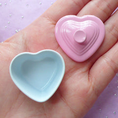 Miniature Casserole Pot in Heart Shape | Dollhouse Cooking Utensil | Doll House Cookware (32mm x 26mm)