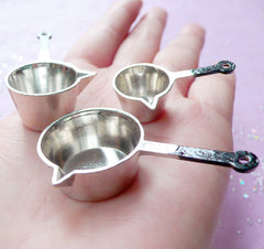 Miniature Saucepan Set | Dollhouse Cookware | Doll House Kitchen Cooking Utensils (Silver / 21mm, 25mm & 29mm)