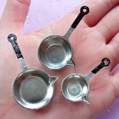 Miniature Saucepan Set | Dollhouse Cookware | Doll House Kitchen Cooking Utensils (Silver / 21mm, 25mm & 29mm)