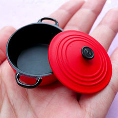 Dollhouse Casserole Pot | Miniature Kitchen Utensil | Doll House Cookware (Red / 45mm x 23mm)