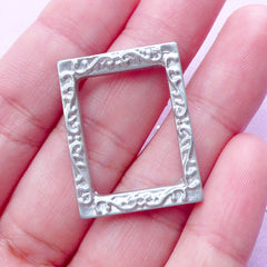 Dollhouse Wall Painting Frame | Miniature Picture Frame in Rectangular Shape | 1:12 Scale Doll House Decoration (Silver / 22mm x 28mm)