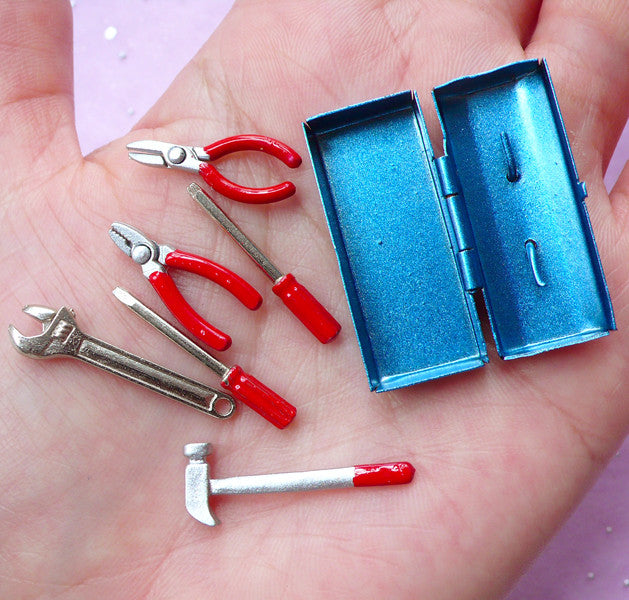 Dollhouse Tool Box with Hand Tools, Miniature Toolbox, Doll House Ha, MiniatureSweet, Kawaii Resin Crafts, Decoden Cabochons Supplies