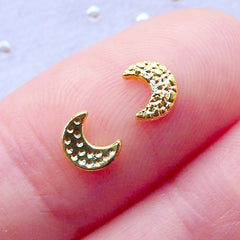 Crescent Moon Nail Charms | Nail Cabochons | Kawaii Nail Art | Celestial Nail Designs | Magical Girl Nail Decoration | Mahou Kei Nails | Fillers for Resin Art (4pcs / Gold / 4mm x 5mm)