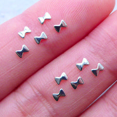 Tiny Mini Bow Nail Charms | Kawaii Nail Design | Cute Nail Decoration | Embellishments for UV Resin Art | Nail Art Supplies (10pcs / Silver / 3mm x 2mm)