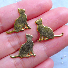 Cat Staring at Sky Charms | Kawaii Kitty Embellishments | Small Filling Material for UV Resin Crafts (3pcs / Gold / 17mm x 15mm)