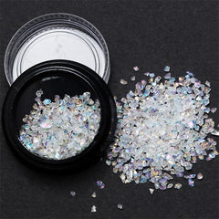 Fake Crystal Flakes in AB Color | Iridescent Quartz Flakes in Irregular Shape | Faux Opal Flakes | Nail Art Supplies (AB White / 2g)