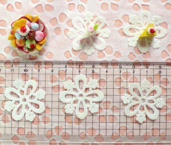 CLEARANCE White Cake Lace Doilies in Paper (32mm) (6pcs) - Mini Accessories and Decoration for Miniature Cake / Dessert / Sweets / Food Craft MI03