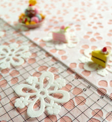 CLEARANCE White Cake Lace Doilies in Paper (32mm) (6pcs) - Mini Accessories and Decoration for Miniature Cake / Dessert / Sweets / Food Craft MI03