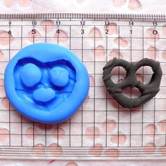 Pretzel (25mm) Flexible Mold Silicone Mold - Miniature Food, Sweets, Jewelry, Charms (Clay Fimo Premo Resin Wax Gum Paste Fondant) MD377