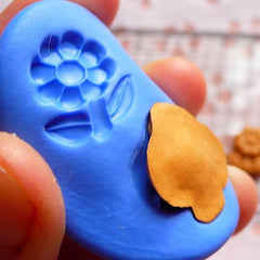 Cookie Mold Flower Shaped Biscuit Mold 19mm Silicone Flexible Mold Dollhouse Mini Sweets Polymer Clay Jewelry Charms Kawaii Cabochon MD146