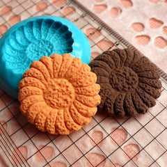 Cookie Mold Biscuit Flower Daisy 26mm Silicone Flexible Mold Decoden Mold Kawaii Miniature Sweets Polymer Clay Jewelry Cabochon Resin MD177