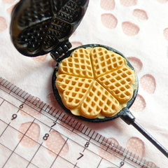 DEFECT Waffle Mold Mould Heart Shaped Waffle Maker Decoden Kawaii Miniature Sweets Food Jewelry Cabochon Charms (Resin Clay, Paper Clay) MI10