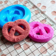 Danish Butter Cookie Mold Biscuit Mold 25mm Silicone Flexible Mold Kawaii Miniature Sweets Decoden Polymer Clay Kitsch Jewelry Charms MD189