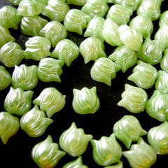 CLEARANCE Tulip Pearl Flower Cabochons / Tulip Pearlized Cabochon in GREEN (7mm) (around 30 pcs) PES38
