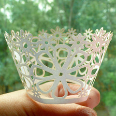 Cupcake Wrappers - White Flower - Laser Cut White Cupcake Wrapper - Cake Deco / Cupcake Decoration / Packaging (6pcs) CUP12