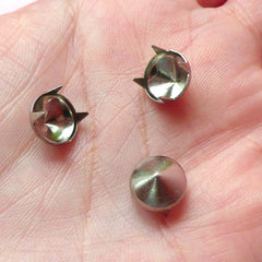 CLEARANCE Rivet / SILVER Metal ROUND Rivet Studs 9mm (around 30pcs) for Leather Craft / Jean Button, etc RT30
