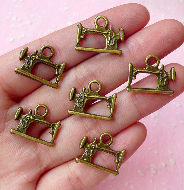 Sewing Machine Charms Antique Bronzed (6pcs) (19mm x 15mm) Metal Finding Pendant Bracelet Earrings Zipper Pulls Bookmarks Key Chains CHM060