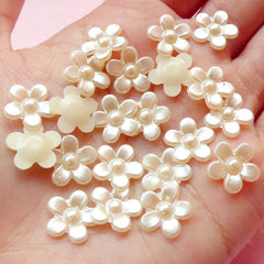 Faux Pearl Flower Cabochons / Pearlized Flower Cabochon in CREAM WHITE (11mm) (around 30 pcs) PES65
