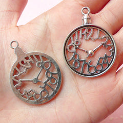 Clock Charms (3pcs) (29mm x 39mm / Tibetan Silver) Steampunk Metal Finding Pendant Bracelet Earrings Zipper Pulls Keychains CHM089