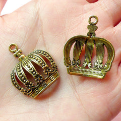 Crown Charms (3pcs) (22mm x 26mm / Antique Gold) Metal Finding Pendant Bracelet Earrings Zipper Pulls Bookmarks Key Chains CHM147