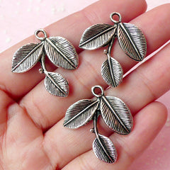 Leaf Charms (3pcs) (24mm x 27mm / Tibetan Silver) Metal Findings Pendant Bracelet Earrings Zipper Pulls Bookmarks Keychain CHM203