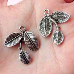Leaf Charms (3pcs) (24mm x 27mm / Tibetan Silver) Metal Findings Pendant Bracelet Earrings Zipper Pulls Bookmarks Keychain CHM203