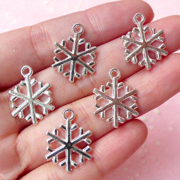 Snowflake Charms (5pcs) (15mm x 20mm / Silver / 2 Sided) Metal Findings Pendant Bracelet Earrings Zipper Pulls Keychains CHM235
