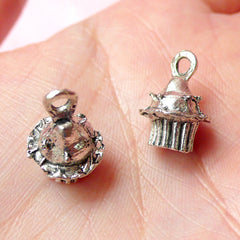 CLEARANCE 3D Cupcake Charms (2pcs) (11mm x 16mm / Tibetan Silver) Kawaii Findings Pendant Bracelet Earrings Zipper Pulls Bookmark Keychains CHM260