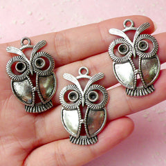 Owl Charms (3pcs) (21mm x 34mm / Tibetan Silver) Bird Charms Metal Findings Pendant Bracelet Earrings Bookmark Zipper Pulls Keychain CHM323