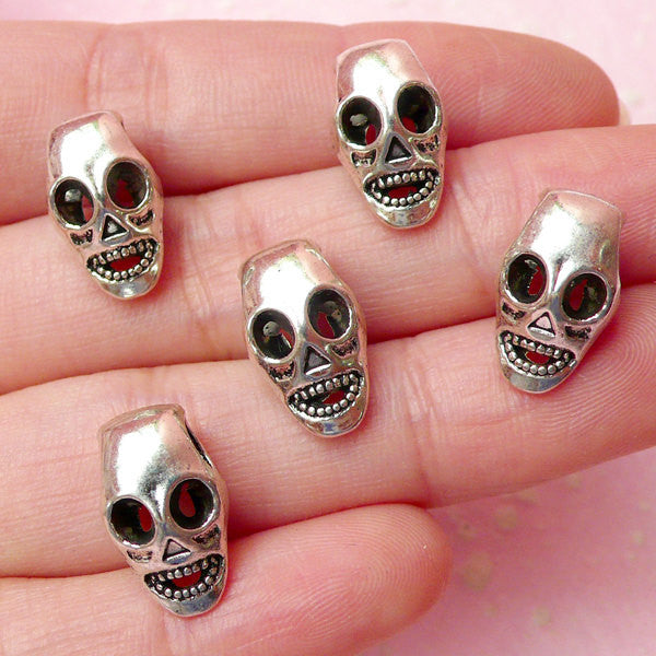 Skull / Alien Beads (5pcs) (9mm x 15mm / Tibetan Silver) Halloween Metal Findings Pendant Bracelet Earrings Zipper Pulls Keychain CHM359