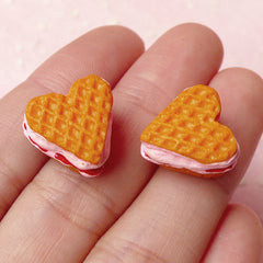 Miniature Heart Waffle Cabochon in 3D / Strawberry Waffle (2pcs / 14mm x 14mm) Dollhouse Sweets Kawaii Food Jewelry Decoden Supplies FCAB143