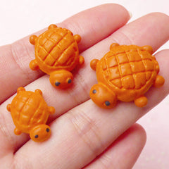 Kawaii Doll Food / Turtle Bun Cabochon (3pcs / 18mm to 27mm) Dollhouse Animal Bread Miniature Bakery Embellishment Magnet Making FCAB170