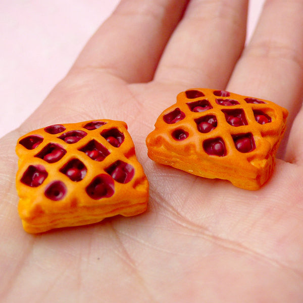 Mini Food Cabochon / Berry Pie Cabochons (2pcs / 18mm x 19mm) Miniature Fruit Pie Dollhouse Dessert Kawaii Phone Case Sweets Deco FCAB175