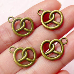 Pretzel Charms Miniature Sweets Charms (4pcs) (17mm x 13mm / Antique Bronze / 2 Sided) Pendant Bracelet Earrings Zipper Pulls CHM456