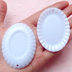 Dollhouse Plate Charms in Oval Shape (60mm x 45mm / 4 pcs / White) DIY Kawaii Miniature Food Cute Whimsical Jewellery Charms Making MC30